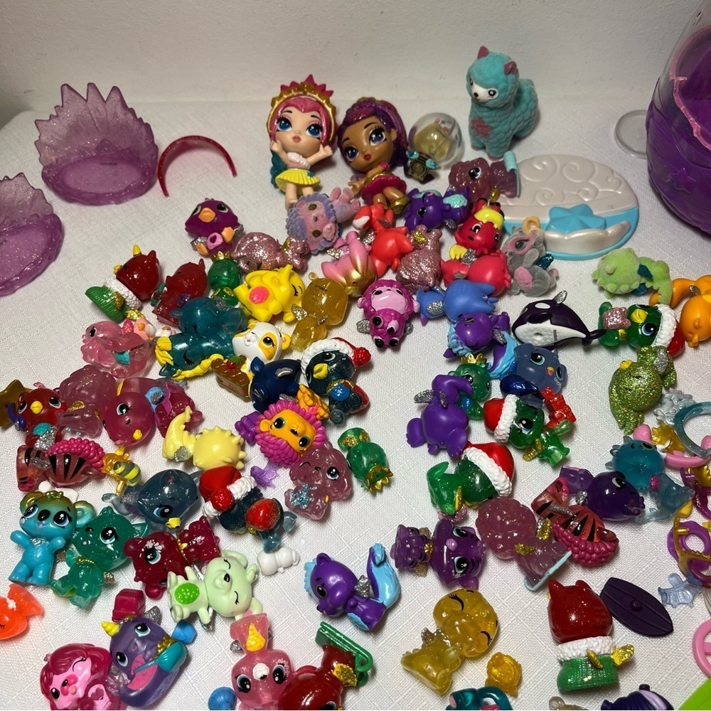 Huge Hatchimals Lot. Accessories. Beds. Storage. - Picture 4 of 9